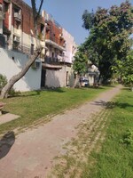 2.5 BHK + Pooja Room 950 Sq.Yd. Apartment in Sector 44