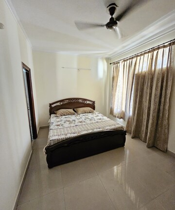 Bedroom in 4 BHK Apartment at Ambala Highway – for Rent