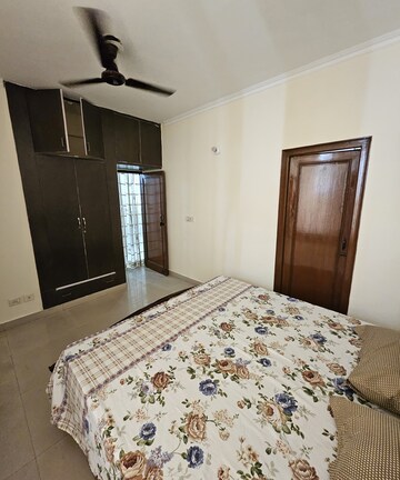 Bedroom in 4 BHK Apartment at Ambala Highway – for Rent