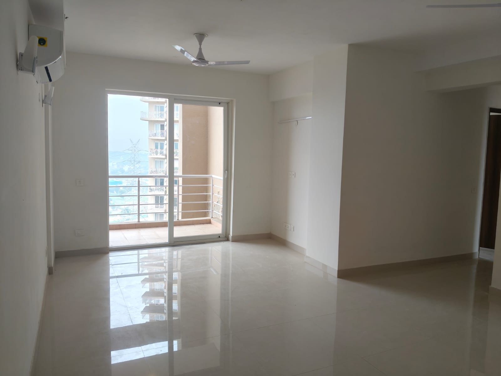 3 BHK + Servant Room 1950 Sq.Ft. Apartment in Capital Residency 360