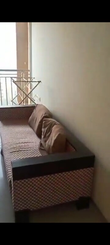 Furnished Amenities in 2 BHK Apartment at Ashok Towers, Parel – for Rent