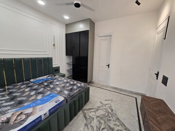 Bedroom in 2 BHK Builder Floor at Sector 46 – for Rent