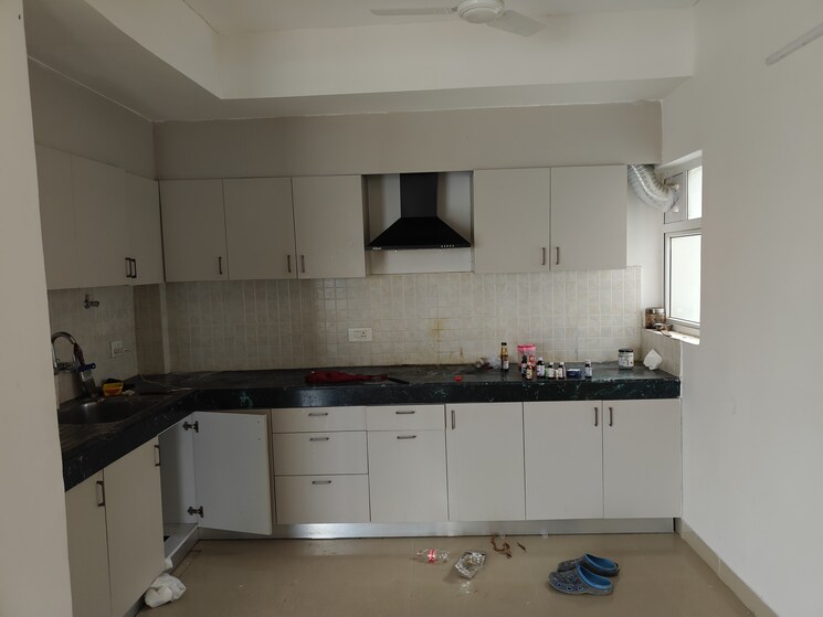 Kitchen, emaar-palm-gardens 3.5 Bedroom 1900 Sq.Ft. Apartment In Sector 83 Gurgaon 9400393