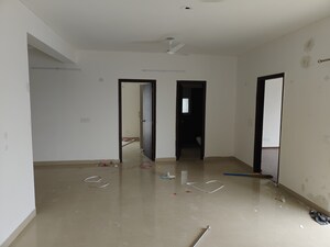 Room in 3.5 BHK Apartment at Emaar Palm Gardens, Sector 83 – for Rent