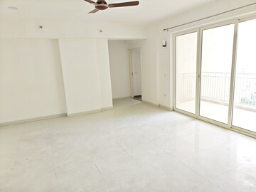 Room in 3.5 BHK Apartment at Emaar Palm Gardens, Sector 83 – for Rent
