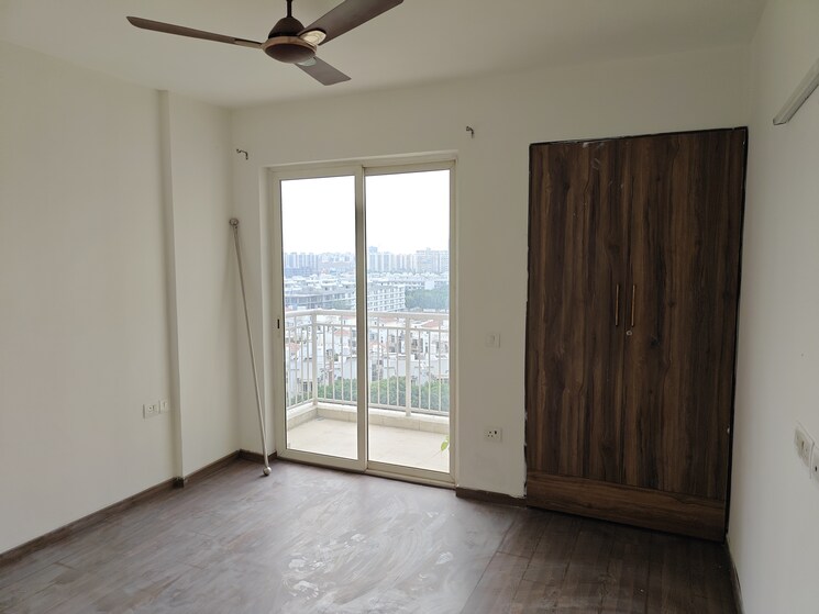 Room, emaar-palm-gardens 3.5 Bedroom 1900 Sq.Ft. Apartment In Sector 83 Gurgaon 9400393