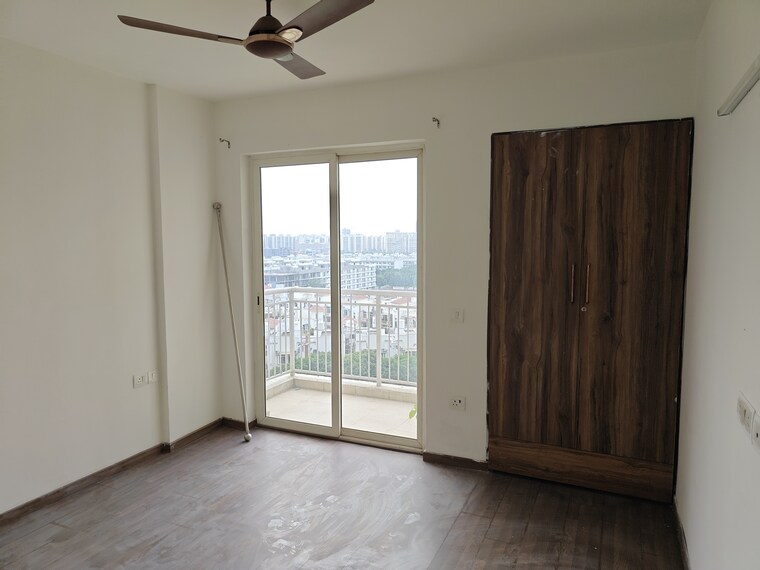 Room, emaar-palm-gardens 3.5 Bedroom 1900 Sq.Ft. Apartment In Sector 83 Gurgaon 9400393