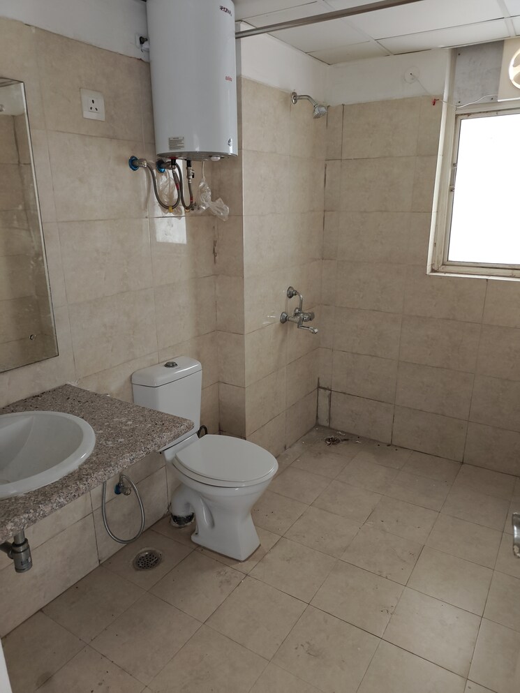 Bathroom, emaar-palm-gardens 3.5 Bedroom 1900 Sq.Ft. Apartment In Sector 83 Gurgaon 9400393