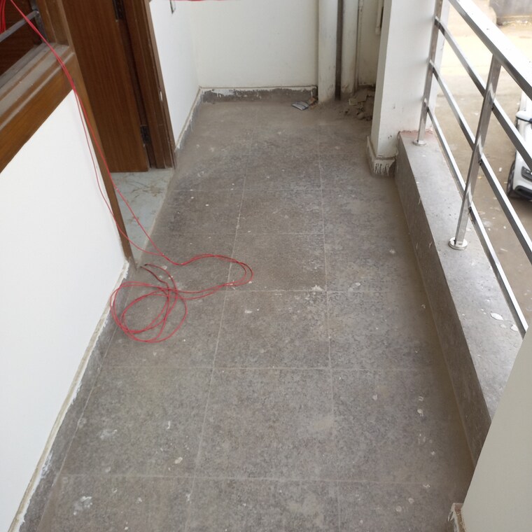 Balcony, sector 73 4 Bedroom 1650 Sq.Ft. Builder Floor In Sector 73 Noida 9400639