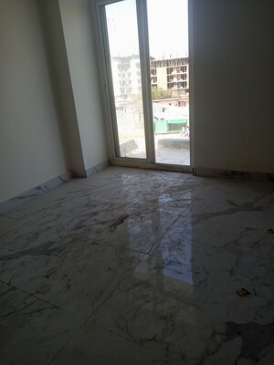 Room in 4 BHK Builder Floor at Sector 73 – for Sale