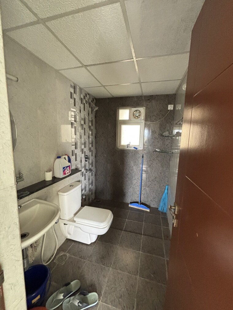 Bathroom, hsr layout 3 Bedroom 2100 Sq.Ft. Builder Floor In Hsr Layout Bangalore 9400197