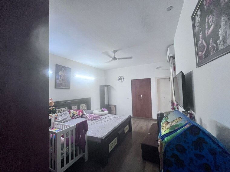 Master Bedroom, emaar-palm-gardens 3 Bedroom 1720 Sq.Ft. Apartment In Sector 83 Gurgaon 9400408