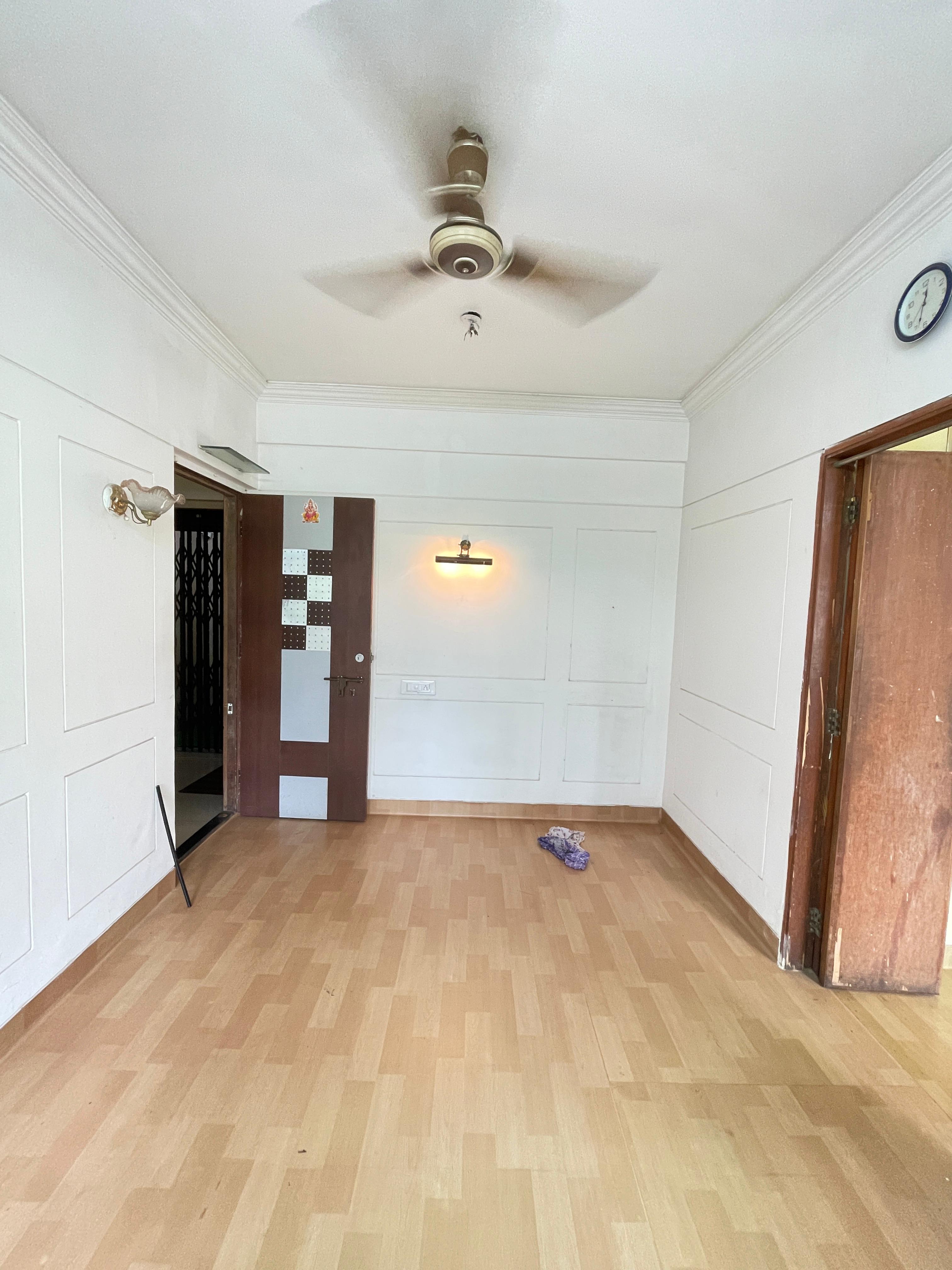 2 BHK Apartment For Rent in Green Meadows Bluilding 2 Chs Ltd