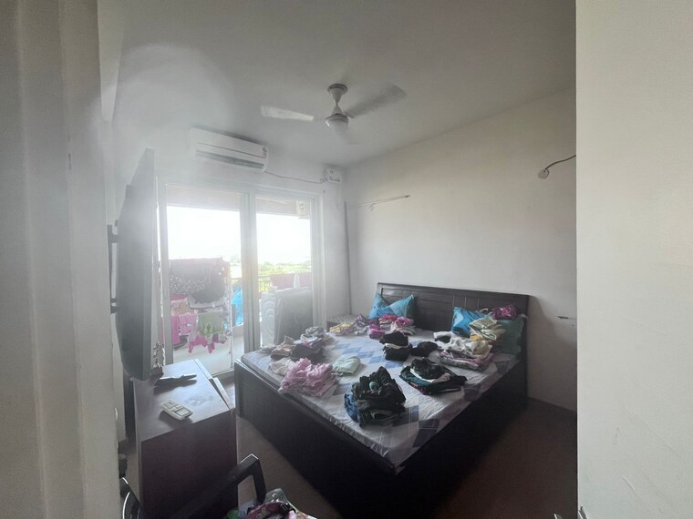 Bedroom, emaar-palm-gardens 3 Bedroom 1900 Sq.Ft. Apartment In Sector 83 Gurgaon 9400446