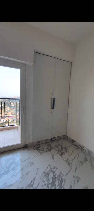 Room in 2 BHK Apartment at Arocon Rainbow, Mahurali – for Rent