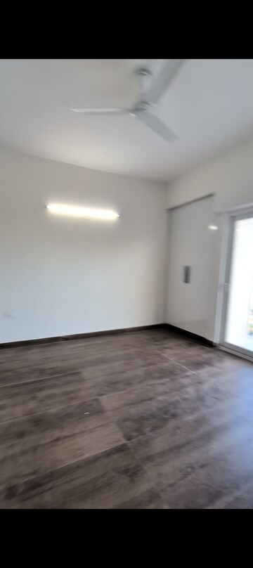 Room in 2 BHK Apartment at Arocon Rainbow, Mahurali – for Rent