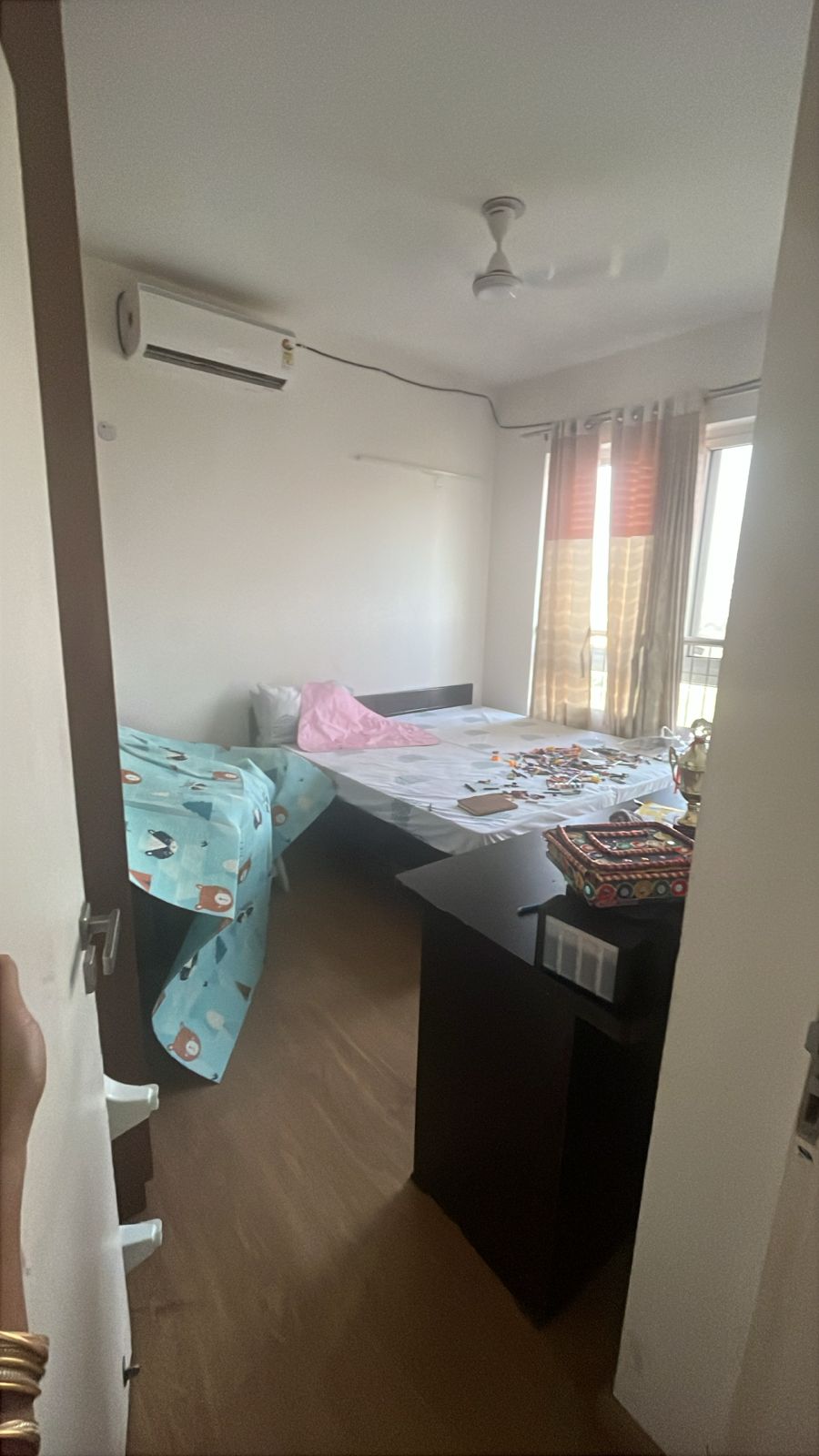 3 BHK + Servant Room 1900 Sq.Ft. Apartment in Emaar Palm Gardens