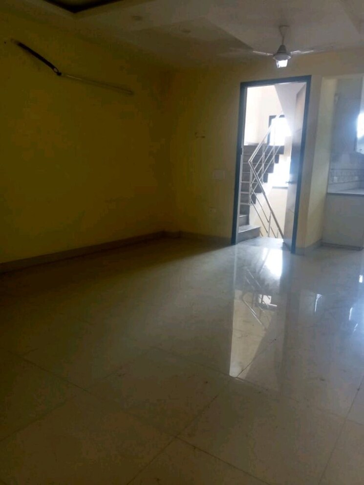 Room, vipul-world-floors 3 Bedroom 193 Sq.Yd. Independent House In Sector 48 Gurgaon 9400527