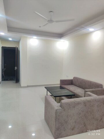 Living Room in 2 BHK Builder Floor at Sector 31 – for Rent