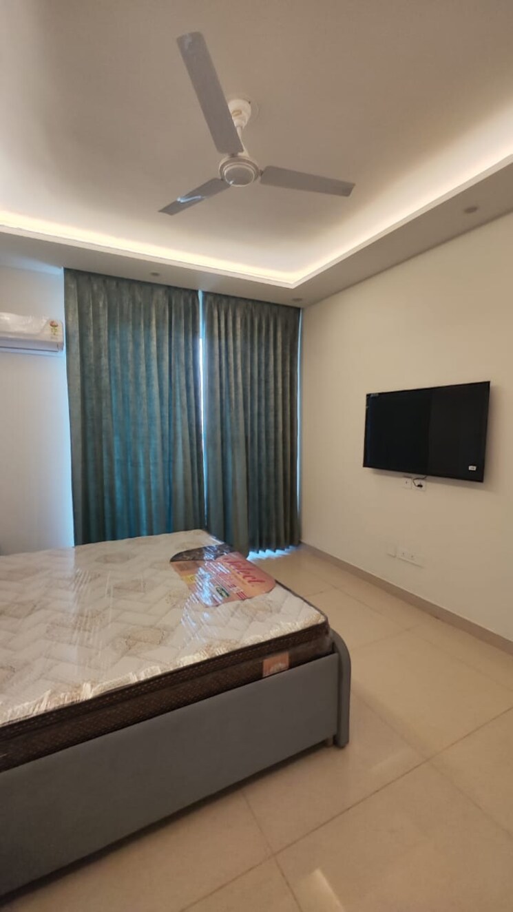 Bedroom, maya-green-lotus-saksham 3 Bedroom 1346 Sq.Ft. Apartment In International Airport Road Zirakpur 9400537