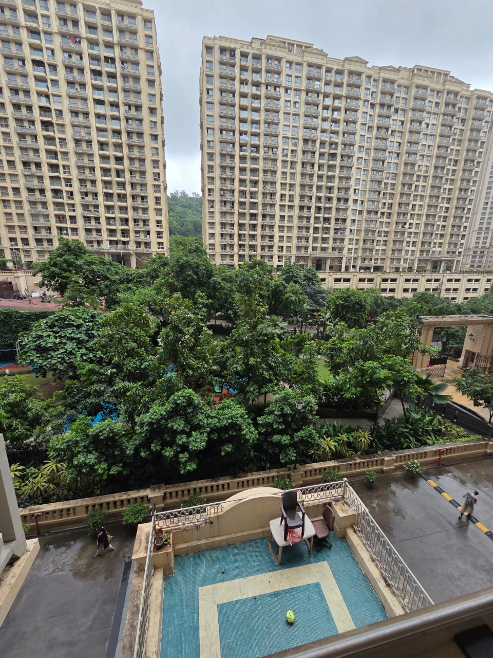 1 BHK Apartment For Rent in Hiranandani Regent Hill