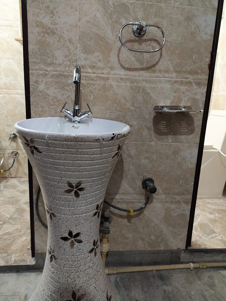 Bathroom, saya-gold-avenue 2 Bedroom 1080 Sq.Ft. Apartment In Vaibhav Khand Ghaziabad 9400853