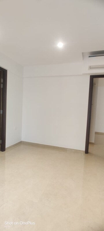 Room in 2 BHK Apartment at Hiranandani Highland, Powai – for Rent