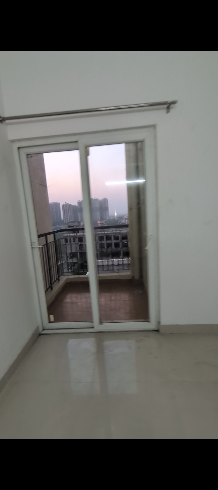 Room, palm-marina-suites 2 Bedroom 860 Sq.Ft. Apartment In Nh 24 Ghaziabad 9400938