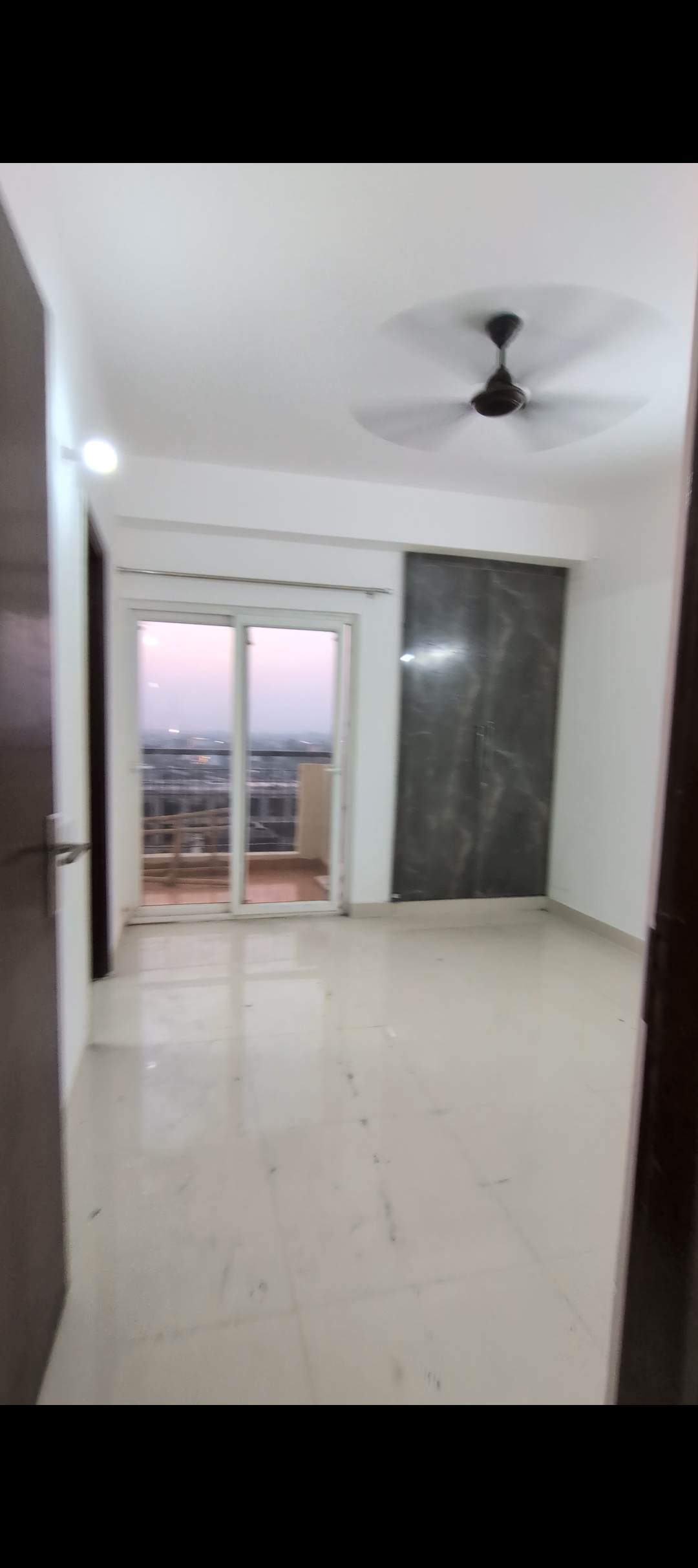 2 BHK + Pooja Room Apartment For Rent in Palm Marina Suites