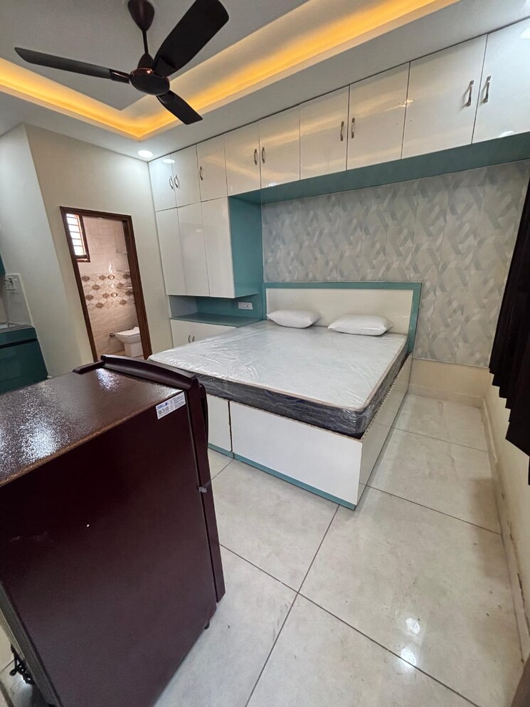 Master Bedroom, sushma-grande-nxt 1 Bedroom 1000 Sq.Ft. Apartment In Lohgarh Zirakpur 9400943