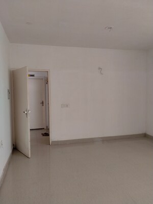 Room in 2 BHK Apartment at Tulip Lemon, Sector 69 – for Rent