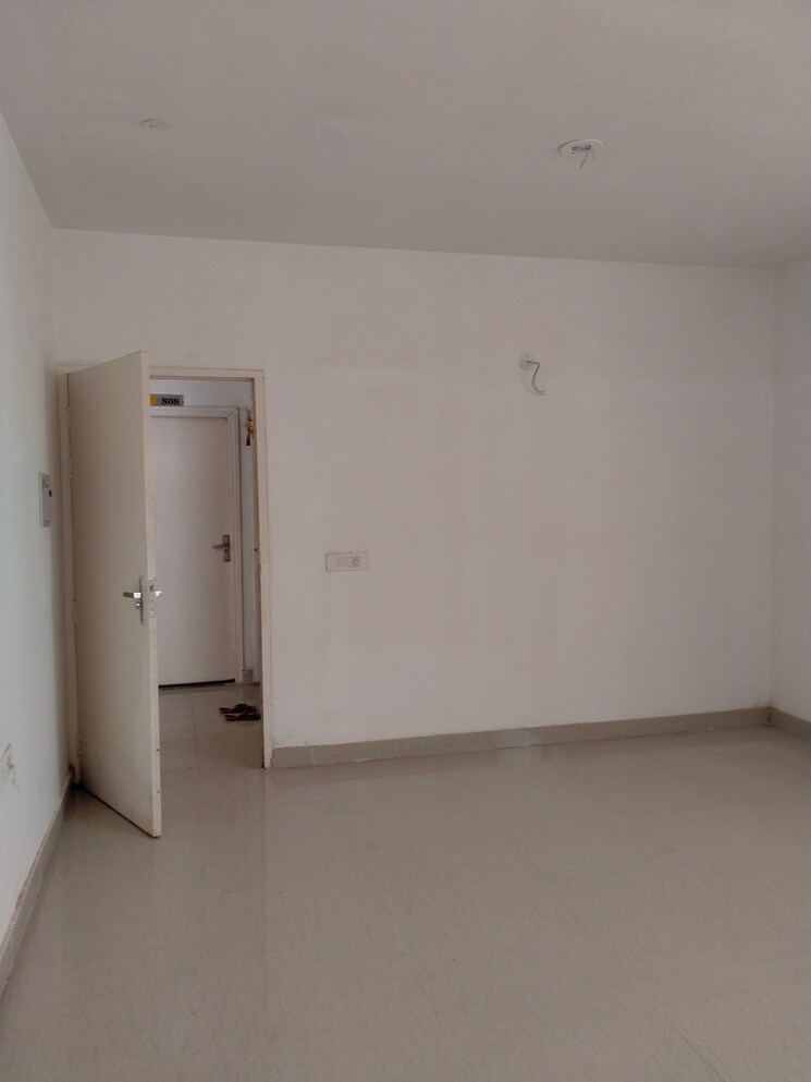 Room, tulip-lemon 2 Bedroom 526 Sq.Ft. Apartment In Sector 69 Gurgaon 9400959