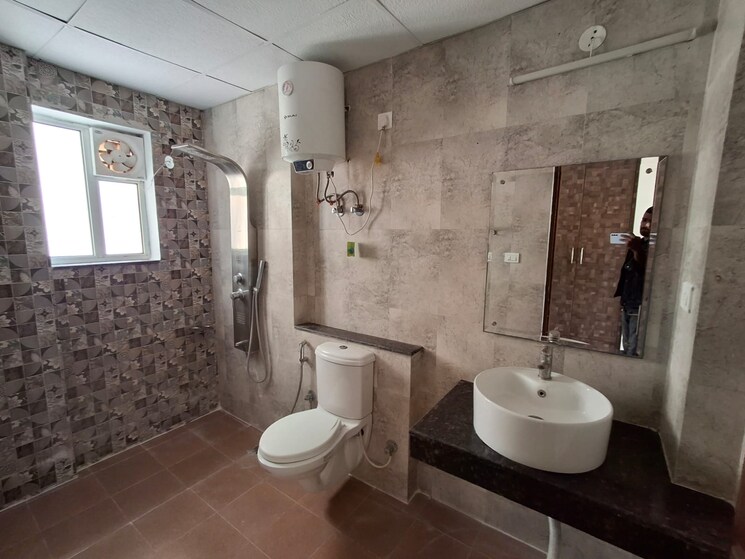 Bathroom, maya-garden-city 3 Bedroom 1600 Sq.Ft. Apartment In Lohgarh Zirakpur 9401055