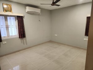 Room in  Office Space at Bbd Bagh – for Rent