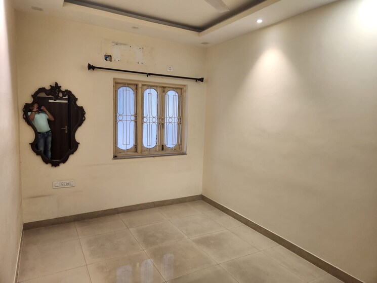 Room, bbd bagh Commercial Office Space 1946 Sq.Ft. In Bbd Bagh Kolkata 9401136