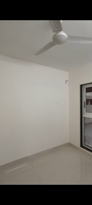 Room in 2 BHK Apartment at Worli – for Rent