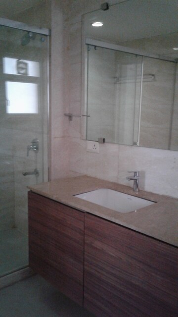 Bathroom in 4 BHK Apartment at DLF The Belaire, Sector 54 – for Rent