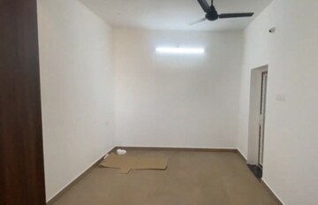 Room in 2 BHK Builder Floor at Marathahalli – for Sale