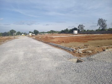  Plot For Sale in Kamandoddi