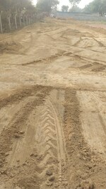 695 Sq.Yd. Plot in Sector 10A