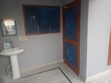 Room in 2 BHK Builder Floor at Pithuwala Kalan – for Rent