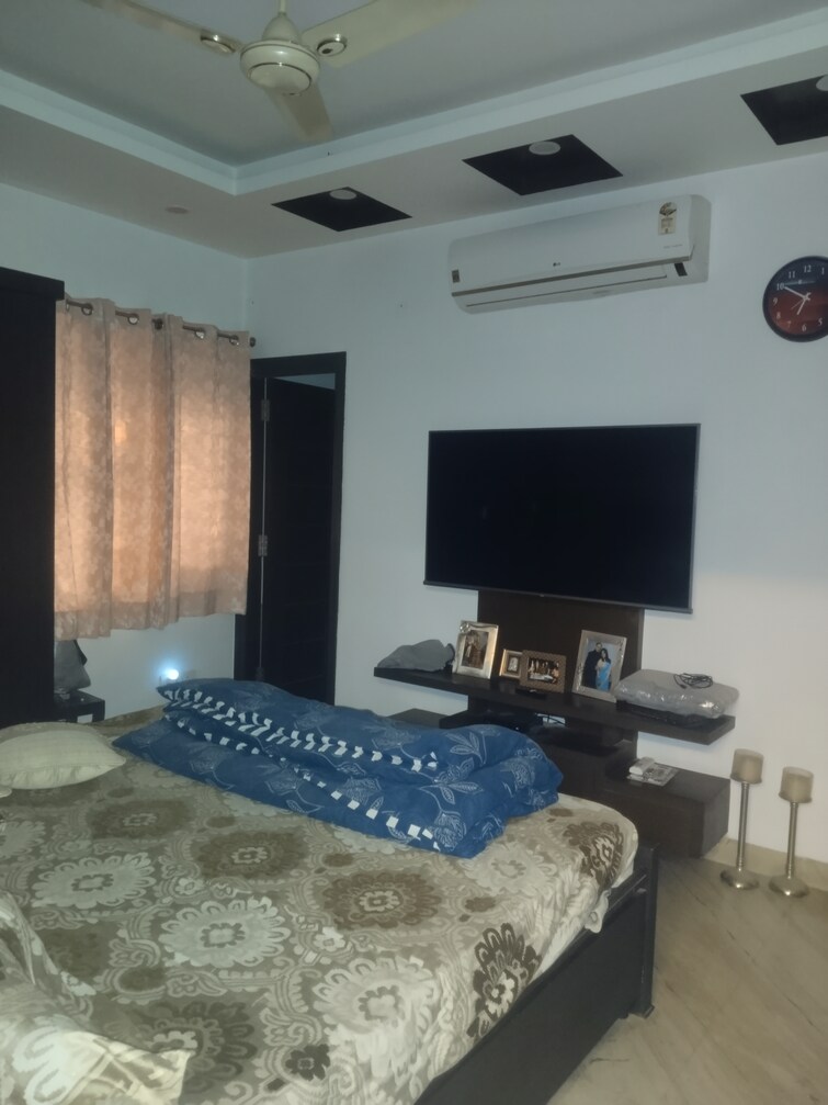Cover Image, sarita vihar 3 Bedroom 2000 Sq.Ft. Apartment In Sarita Vihar Delhi 9401470