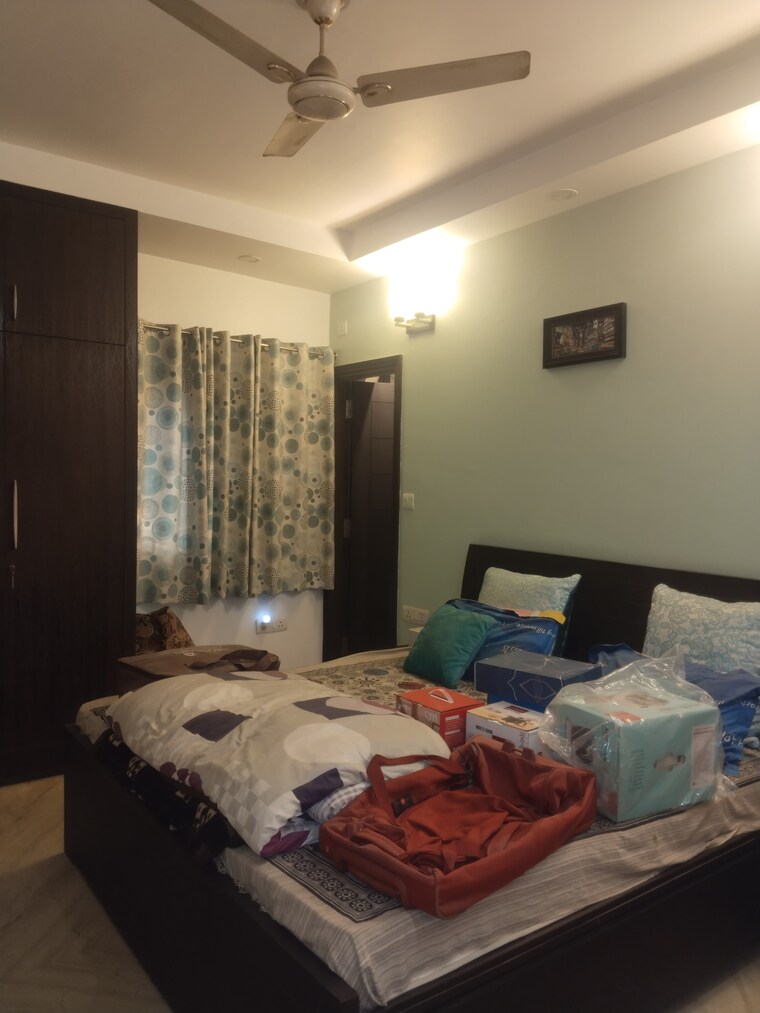Bedroom, sarita vihar 3 Bedroom 2000 Sq.Ft. Apartment In Sarita Vihar Delhi 9401470
