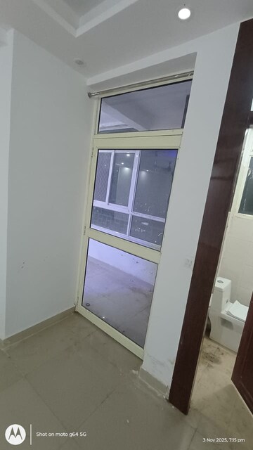 Staircase in 4 BHK Apartment at Kbnows Apartment, Sector 16 Greater Noida – for Rent
