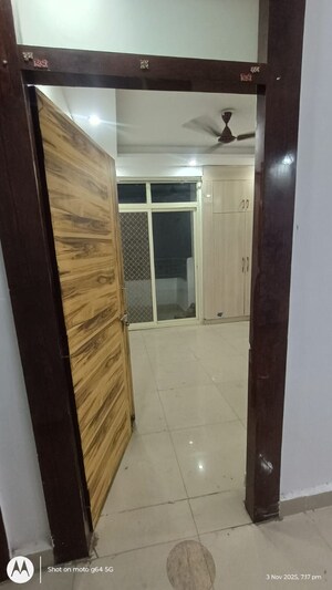 Bathroom in 4 BHK Apartment at Kbnows Apartment, Sector 16 Greater Noida – for Rent