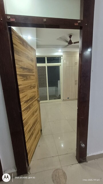 Bathroom in 4 BHK Apartment at Kbnows Apartment, Sector 16 Greater Noida – for Rent