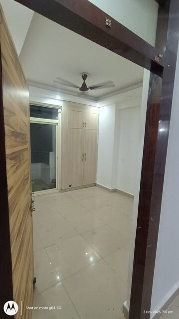 Bathroom in 4 BHK Apartment at Kbnows Apartment, Sector 16 Greater Noida – for Rent