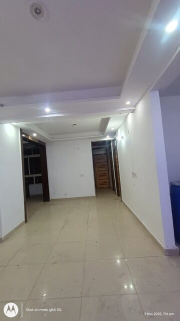 Building Lobby in 4 BHK Apartment at Kbnows Apartment, Sector 16 Greater Noida – for Rent