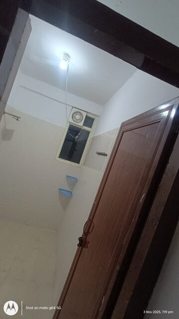 Furnished Amenities in 4 BHK Apartment at Kbnows Apartment, Sector 16 Greater Noida – for Rent