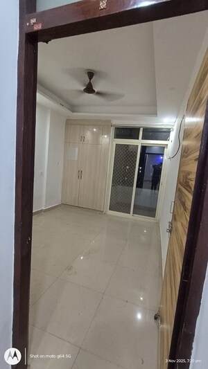 Bathroom in 4 BHK Apartment at Kbnows Apartment, Sector 16 Greater Noida – for Rent